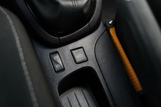 Renault Clio Renault Clio Estate TCe 90 Limited Airco Navigatie Cruisecontrol Keyless Lichtmetalen velgen NL-Auto NAP! - afbeelding nr 24