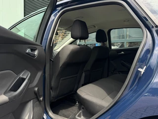Ford Focus Ford Focus 1.0 Trend | Navigatie | Cruise Control | Parkeersensoren | Airconditioning | NAP - afbeelding nr 9
