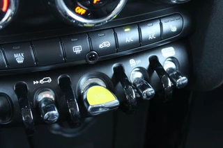 MINI Electric Mini Mini Electric MINI Electric 33 SE kWh/Navi/Carplay/Zwart dak - afbeelding nr 17