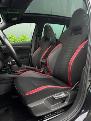 Škoda Kamiq Škoda Kamiq 1.5 TSI MONTE CARLO M2021 PANO CARPLAY PDC SPORTVELGEN CLIMATE - afbeelding nr 18