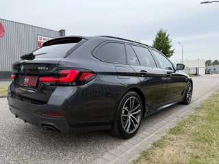 BMW 5 Serie HEAD-UP/LASER/ACC/TREKHAAK/360CAMERA/ALCANTARA/KEYLESS/SHADOW-LINE/DRIVING ASS PRO/SFEER/STUUR+STOELVERWARMING/LIVE COCKPIT/M-AERODYNAMIC/SOPHISTOGRAU/VOLLEDIG BMW DEALER HISTORIE - afbeelding nr 81