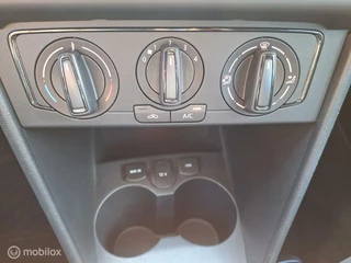 Volkswagen Polo VOLKSWAGEN POLO 1.0 TREND AIRCO/NAVIGATIE/CRUISCONTROLL - afbeelding nr 19