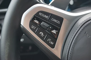 BMW 3 Serie BMW 3 Serie 330e Touring M Sport / Panodak / Leer / Trekhaak / Head-up/ Laser/Harman Kardon - afbeelding nr 44