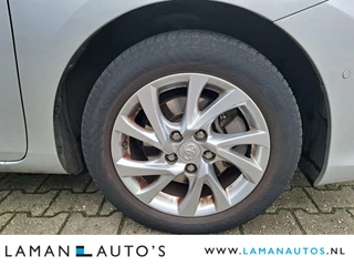 Toyota Auris Toyota Auris Touring Sports 1.8 Hybrid Lease Pro | Panoramadak ECC Navi Cruise 16