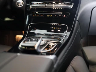 Mercedes-Benz GLC Mercedes-Benz GLC-klasse Coupé 300 4MATIC AMG 63 Look / Lane Assist / Leder / F1 / Sfeerverlichting / Camera / Led / Pdc / 20 Inch - afbeelding nr 29