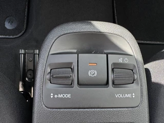 Fiat 500 Fiat 500 Action 24 kWh PARKEERSENSOREN / CARPLAY / CRUISE CONTROL / ECC / STOELVERWARMING / WEING KM'S - afbeelding nr 34