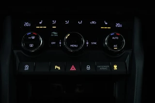 Škoda Karoq Skoda Karoq 1.0 TSI Clever Edition (PARKEERSENSOREN, CRUISE CONTROL, ACHTERUITRIJCAMERA, STOELVERWARMING, NAVIGATIE, NL-AUTO) - afbeelding nr 20
