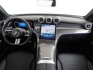 Mercedes-Benz GLC Mercedes-Benz GLC 300e AMG // Trekhaak // Distronic // Panoramadak // Memory // 360 Camera // Keyless // 20 inch - afbeelding nr 20