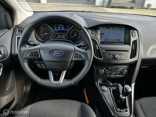 Ford Focus Ford Focus Wagon 1.0 Titanium Edition Navi PDC Clima NAP Netjes! - afbeelding nr 27