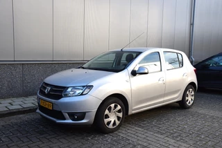 Dacia Sandero Dacia Sandero 0.9 TCe Lauréate | Navigatie | Trekhaak | Airco | - afbeelding nr 2