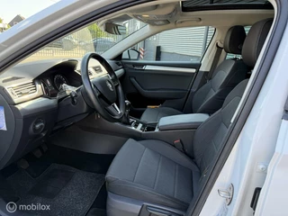 Škoda Superb Skoda Superb Combi 1.6 TDI Ambition PANORAMADAK, TREKHAAK - afbeelding nr 9