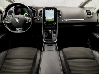 Renault Scénic Renault Scénic 1.2 TCe Sport Collection (APPLE CARPLAY, GROOT NAVI, LEDER, CAMERA, TREKHAAK, SPORTSTOELEN, GETINT GLAS, KEYLESS, PARKEERSENSOREN, NIEUWE APK, NIEUWSTAAT) - afbeelding nr 6