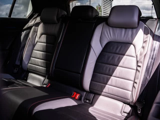 Volkswagen Golf Volkswagen Golf 2.0 TSI GTI CLUBSPORT|PANO|NÜRBURG|HEAD-UP - afbeelding nr 13