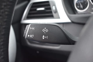 BMW 3 Serie BMW 3 Serie 330E HIGH EXEC. / SCHUIF KANTELDAK / STOELVERWARMING / LEDERE BEKLEDING - afbeelding nr 14