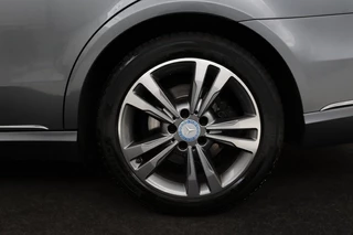 Mercedes-Benz E-Klasse Mercedes-Benz E-klasse 220 BlueTEC Avantgarde | Leder | Stoelverwarming |  Full LED | Park Assist | Navigatie | Camera | Climate control | Cruise control - afbeelding nr 30