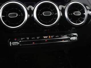 Mercedes-Benz GLA Mercedes-Benz GLA-klasse 250e Style | Stoelverwarming | Camera |  Cruise control | Carplay | Widescreen | LMV 18 inch | Half leder | DAB+ - afbeelding nr 30