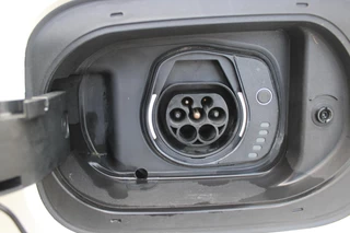 Jeep Compass Jeep Compass 4xe 240PK PHEV TRAILHAWK AUTOMAAT | NAVIGATIE | ACHTERUIRIJCAMERA | APPLE CARPLAY / ANDROID AUTO | DIGITALE COCKPIT | XENON KOPLAMPEN | 17