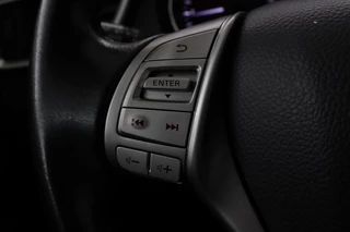 Nissan QASHQAI Nissan Qashqai 1.2 N-Vision | Panoramadak | Stoelverwarming |  360 camera | Trekhaak | Leder/Alcantara | Navigatie | Keyless | Climate control - afbeelding nr 14