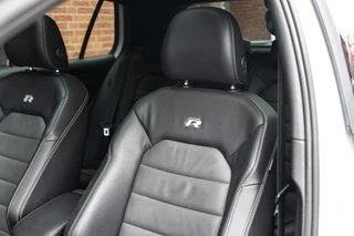 Volkswagen Golf Volkswagen Golf 2.0 TSI 4Motion R Pano / Dyn / DCC - afbeelding nr 11