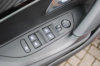Peugeot 2008 Peugeot 2008 1.2 130PK GT | NAVIGATIE 10