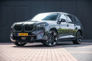 BMW XM 44t M PHEV 30 kWh V8 T 653pk High Exe | M Package | 1 eig | Org NL | Carbon | Bowers & Wilkins Diamond Sound | Individual Volleder +massage | 23“ | SportDiff | SoftClose | Adap onderstel | Stoelventilatie |