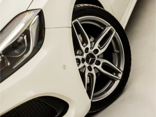 Mercedes-Benz A-Klasse Automaat (NAVIGATIE, CAMERA, LEDER/ALCANTARA, STOELVERWARMING, GETINT GLAS, SPORTSTOELEN, LED KOPLAMPEN, CRUISE, RODE STIKSELS, NIEUWE APK, NIEUWSTAAT) - afbeelding nr 30