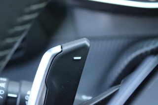 Peugeot 208 Peugeot 208 1.2 100PK AUTOMAAT ALLURE PACK | NAVIGATIE | ACHTERUITRIJ CAMERA | APPLE CARPLAY/ANDROID AUTO | LED KOPLAMPEN | LICHTMETALEN VELGEN 16