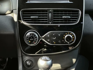 Renault Clio Renault Clio 1.2 TCe INTENS, FACELIFT, NAVI, CRUISE, LEDER, ECC-AIRCO, KEYLESS, LED, PARKEERSENSOREN, LICHTMETAAL 17