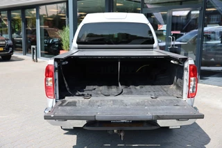 Nissan Navara Nissan Navara 2.5 DCI DUBBEL CABINE SE A/T 5 SITZ 4WD VAN MARGE - afbeelding nr 6