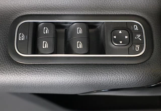 Mercedes-Benz A-Klasse Mercedes-Benz A-klasse 180 AMG 45 Look / AUT / Cruise Control / Camera / F1 Flippers / Navi / Led / Pdc / Xenon / 20 Inch - afbeelding nr 18