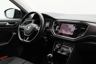 Volkswagen T-Roc Climate, ACC, Apple Carplay, Bluetooth, DAB, PDC, 16'' - afbeelding nr 25