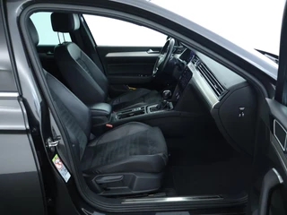 Volkswagen Passat Volkswagen Passat Variant 1.4 TSI ACT Highline Business R-LINE - afbeelding nr 10
