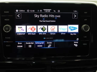 Volkswagen T-Roc Volkswagen T-Roc 1.0 TSI R-Line Business Airco Navi Carplay PDC VA Massage Full LED Adaptive Cruise Control Ambiente verlichting - afbeelding nr 25
