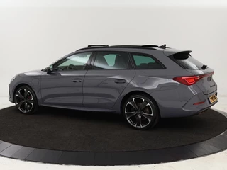 CUPRA Leon CUPRA Leon 1.4 e-Hybrid VZ Performance | Panoramadak | Stoel & stuurverwarming | Adaptive cruise | Carplay | Navigatie | Sportstoelen | Full LED | Keyless | PHEV - afbeelding nr 2