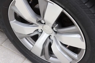 Peugeot 2008 Peugeot 2008 1.2 PureTech Allure. Navigatie, trekhaak, dealer onderhouden. - afbeelding nr 6