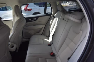 Volvo V60 Volvo V60 B3 163pk Plus Bright | Climate | Driver Assist | Blond Leder - afbeelding nr 21