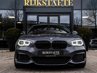 BMW 1 Serie BMW 1-serie M140i xDrive High Executive|H&K|REMUS|19'' - afbeelding nr 2