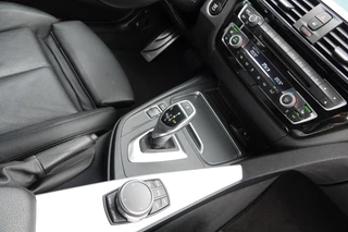 BMW 3 Serie BMW 320i Touring M-sport LEDER LED NAVI 184PK NAP AUTOMAAT - afbeelding nr 21