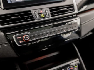 BMW 2 Serie BMW 2 Serie Gran Tourer 220i Executive Sportline 192Pk Automaat (PANORAMADAK, GROOT NAVI, HEAD-UP DISPLAY, LEDEREN SPORTSTOELEN, SFEERVERLICHTING, LED KOPLAMPEN, ELEK ACHTERKLEP, NIEUWSTAAT) - afbeelding nr 27