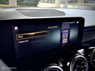 Mercedes-Benz GLB Mercedes GLB 200 4MATIC AMG Line | Pano | Sfeer | CarPlay - afbeelding nr 32