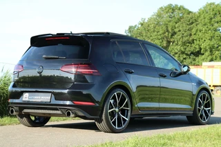 Volkswagen Golf Volkswagen Golf 7.5 GTI DSG / Vol Opties! / 230PK! / DSG / ACC / Pano / Virtual Cockpit / Camera / Navi / 19