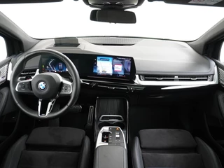 BMW 2 Serie BMW 2-serie Active Tourer 220i M-Sport HARMAN KARDON AUDIO| PANO |360 CAMERA | MEMORY SEAT - afbeelding nr 25