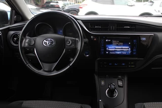 Toyota Auris Toyota Auris Touring Sports 1.8 Hybrid Dynamic / Camera / Navigatie / Keyless / 16'' / DAB / Cruise Control / Getint glas - afbeelding nr 9
