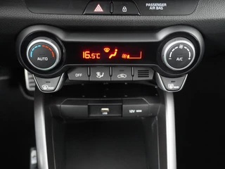Kia Rio - Navigatie - Camera - 17 inch LM velgen - Half leder/stof - Stoel- en stuurverwarming - Fabrieksgarantie tot 09-2027 - afbeelding nr 30