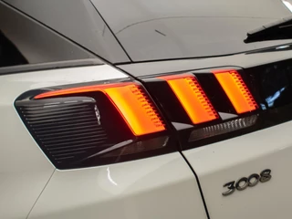 Peugeot 3008 Peugeot 3008 1.2 PureTech Allure Sport (APPLE CARPLAY,NAVI,LED,CAMERA,360 VIEW,PDC,CRUISE,LANE,CLIMATE,LM VELGEN,NETTE STAAT) - afbeelding nr 27