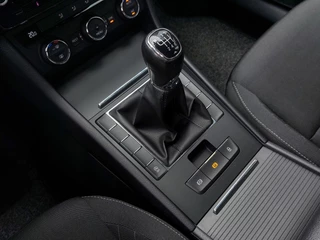 Škoda Superb 1.4 TSI 126pk Active Business | Origineel NL | Navi + Apple Carplay + Android Auto | Clima | Cruise | Pdc | Bluetooth Carkit+Streaming | Licht+Regensensor | Mistlampen | 16''lm | Trekhaak - afbeelding nr 17