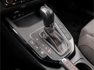 SEAT Arona SEAT Arona 1.0 TSI FR Sport Automaat (APPLE CARPLAY, GROOT NAVI, CLIMATE, STOELVERWARMING, SPORTSTOELEN, SFEERVERLICHTING, GETINT GLAS, PARKEERSENSOREN, CRUISE, NIEUWSTAAT) - afbeelding nr 11