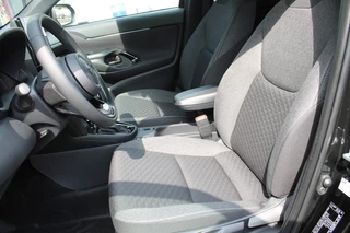Toyota Yaris Cross Toyota Yaris Cross 1.5 HYBRID 115 FIRST Teamplayer / Winterpack - afbeelding nr 18