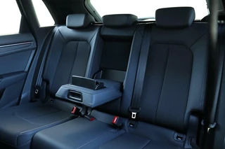 Audi Q3 Audi Q3 35 TFSI / 3x S-Line / 150PK / Automaat / Navi / Matrix LED / Keyless / 19