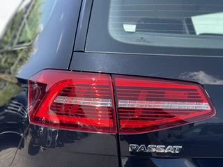 Volkswagen Passat Volkswagen Passat Variant 1.5 TSI Highline Business R | Navi | ACC | HUD | LED | Keyless | Virtual Cockpit | 18 inch - afbeelding nr 33